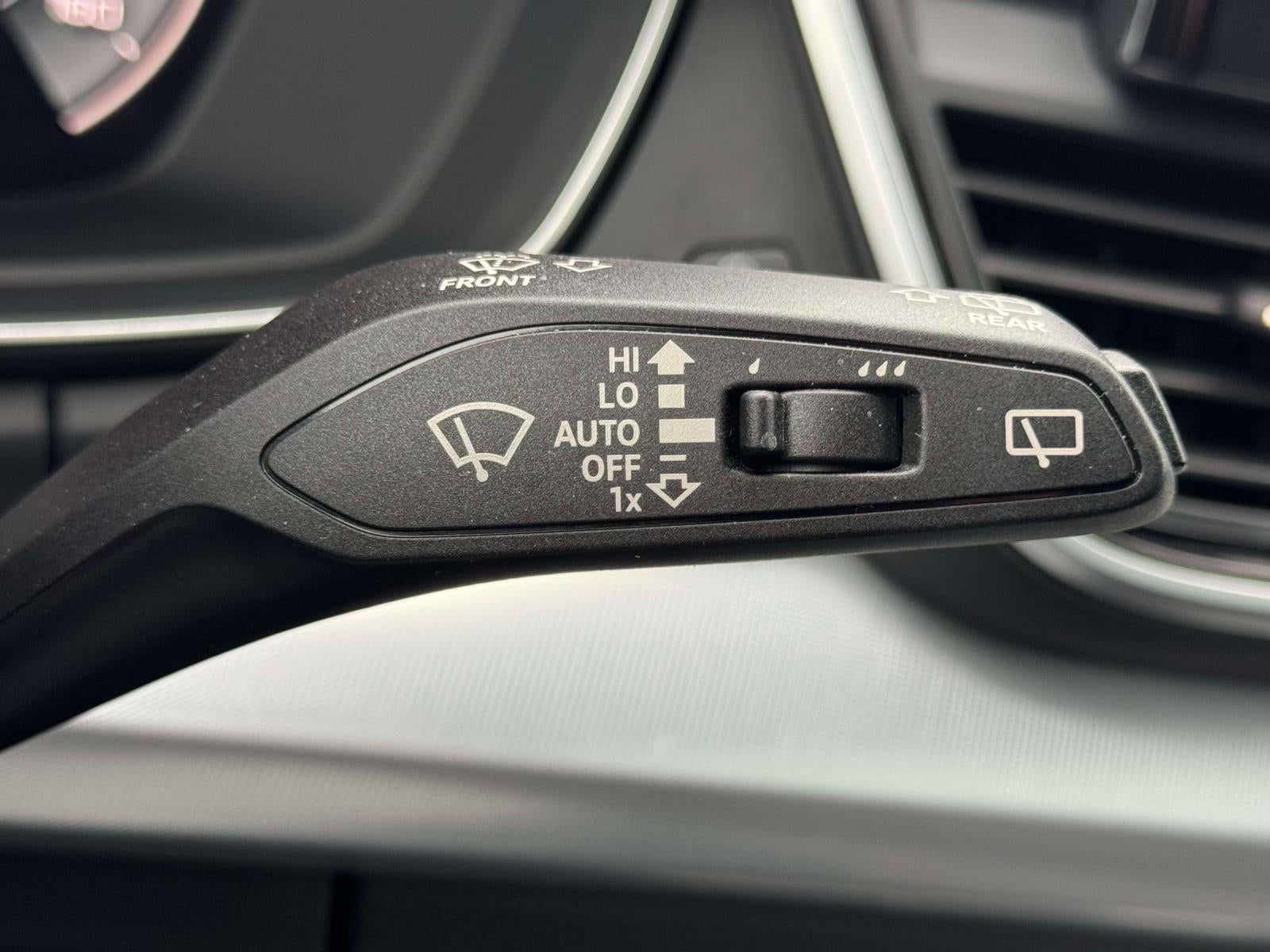 2025 Audi Q5 S line Premium 45 TFSI quattro