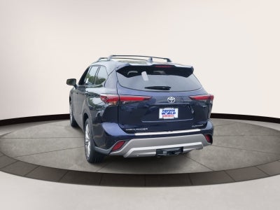 2026 Toyota Highlander Hybrid Platinum