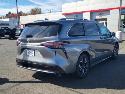 2026 Toyota Sienna Platinum